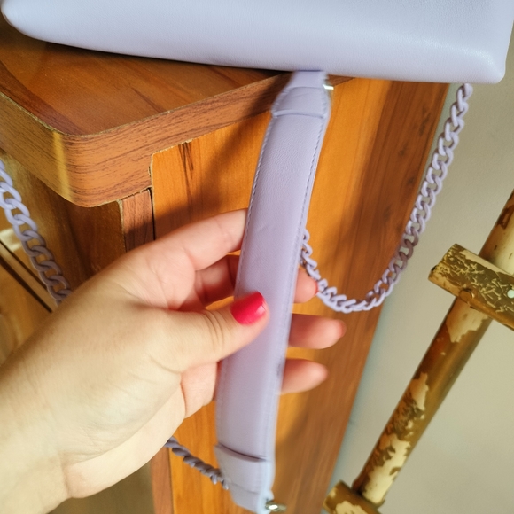 Lavender Padded Shoulder Sling Bag - Picture 4 of 13